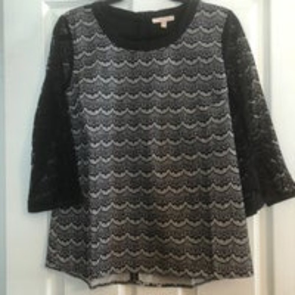 Skies Are Blue Black Lace Top L